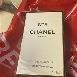 Meet your Posher, Nona